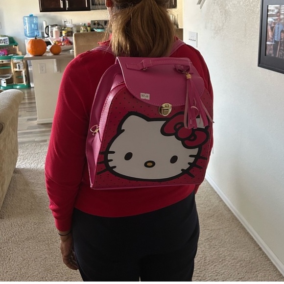 Hello Kitty Backpack - Picture 2 of 2